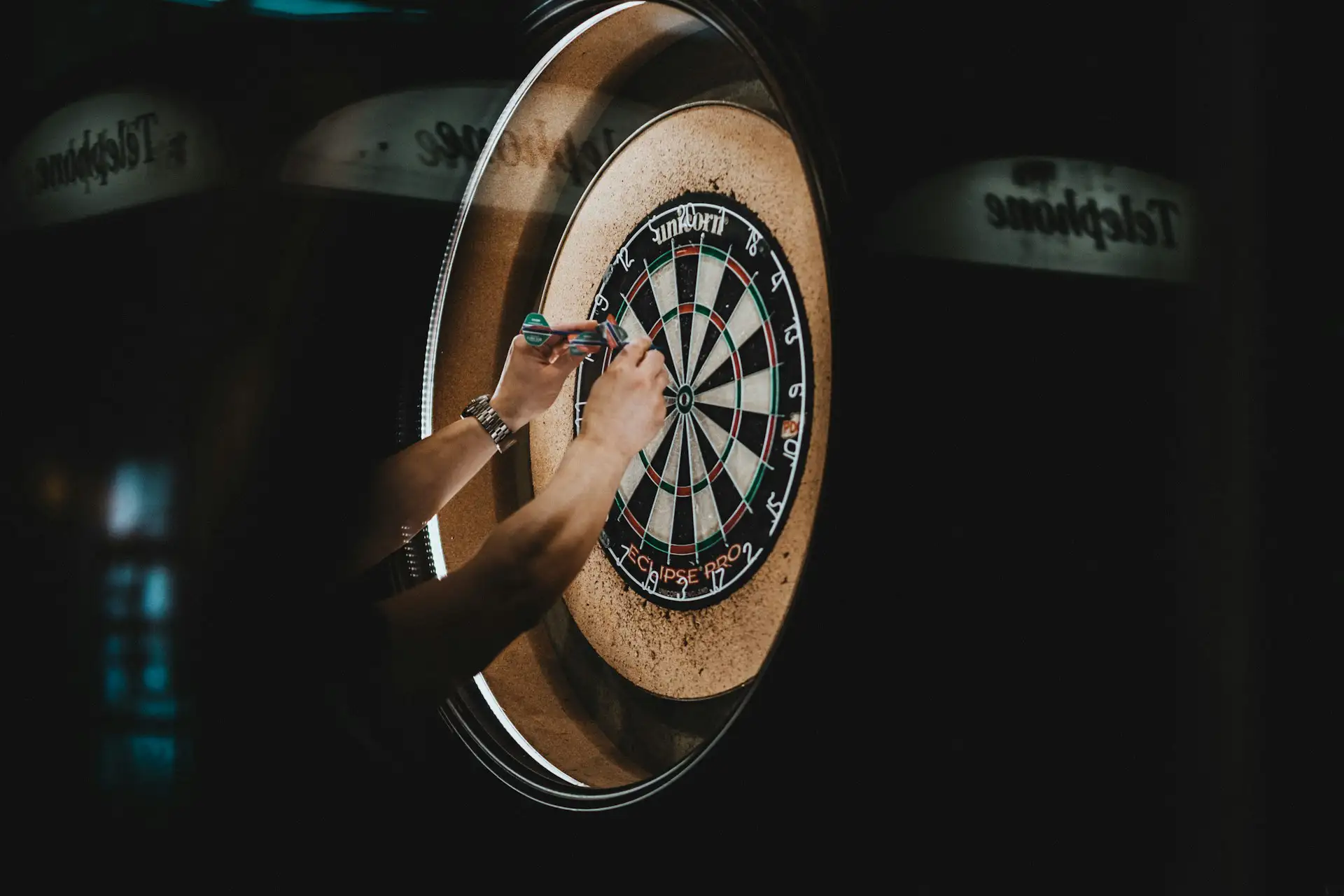 how to play darts